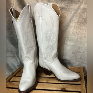Idyllwind Bright Side Western Boots in Winter White w/Embroidery. Women's Size 8